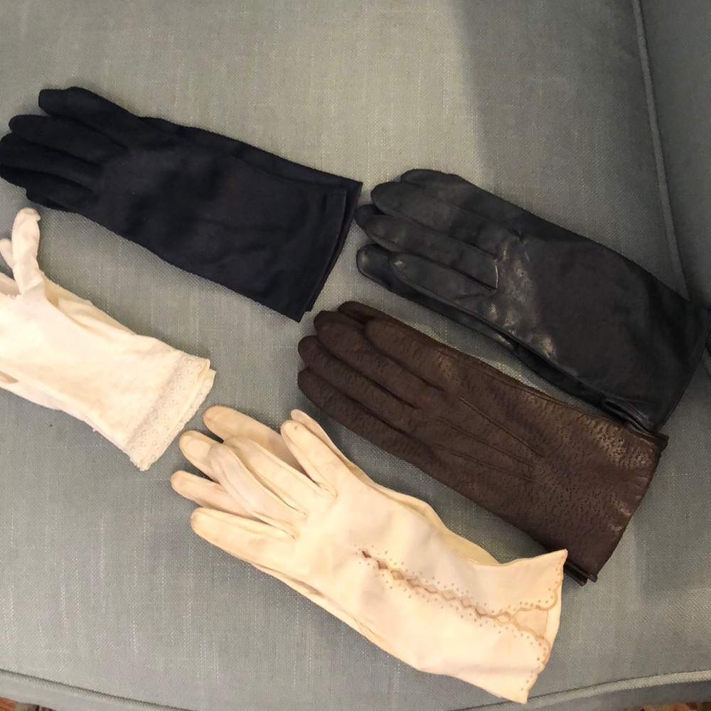 NO LONGER AVAILABLE!  Vintage ladies gloves